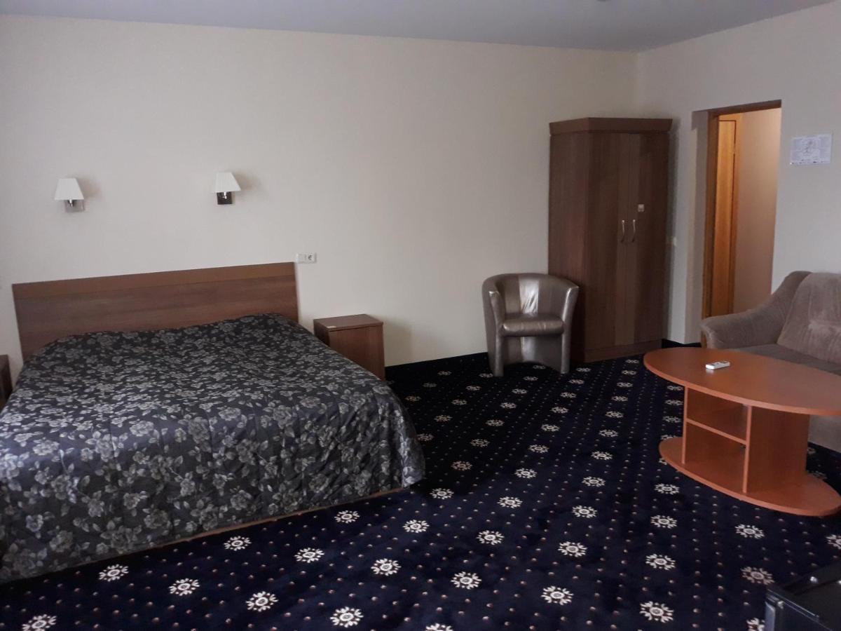 Hotel Felicia Рига Экстерьер фото