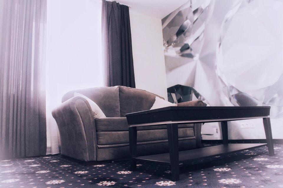 Hotel Felicia Рига Экстерьер фото